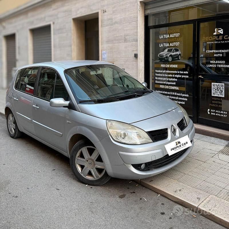 Usata Renault Scénic III 106 CV (77 kW) 2009 Grigio Monovolume