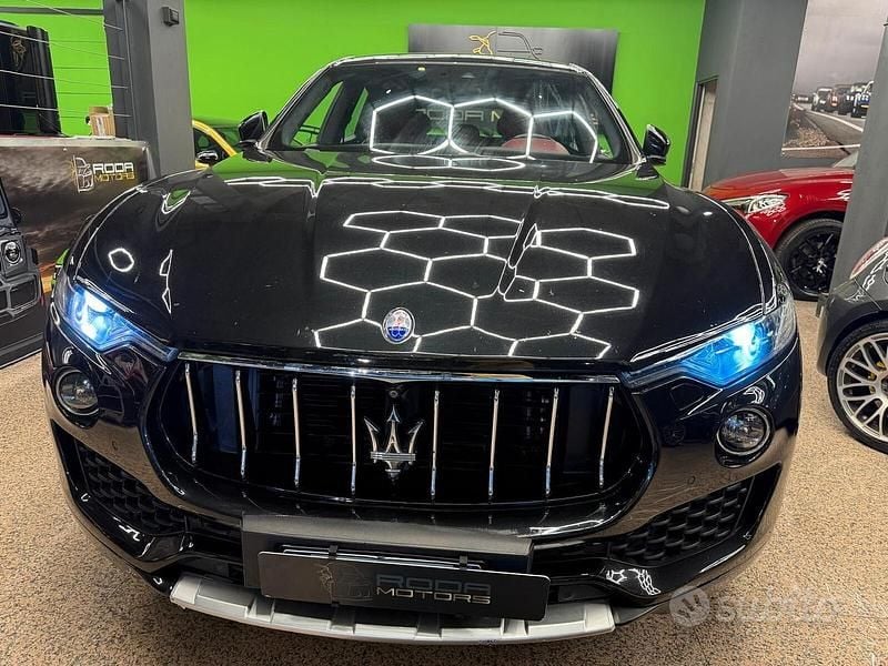 Usata Maserati Levante 275 CV (202 kW) 2017 Nero SUV