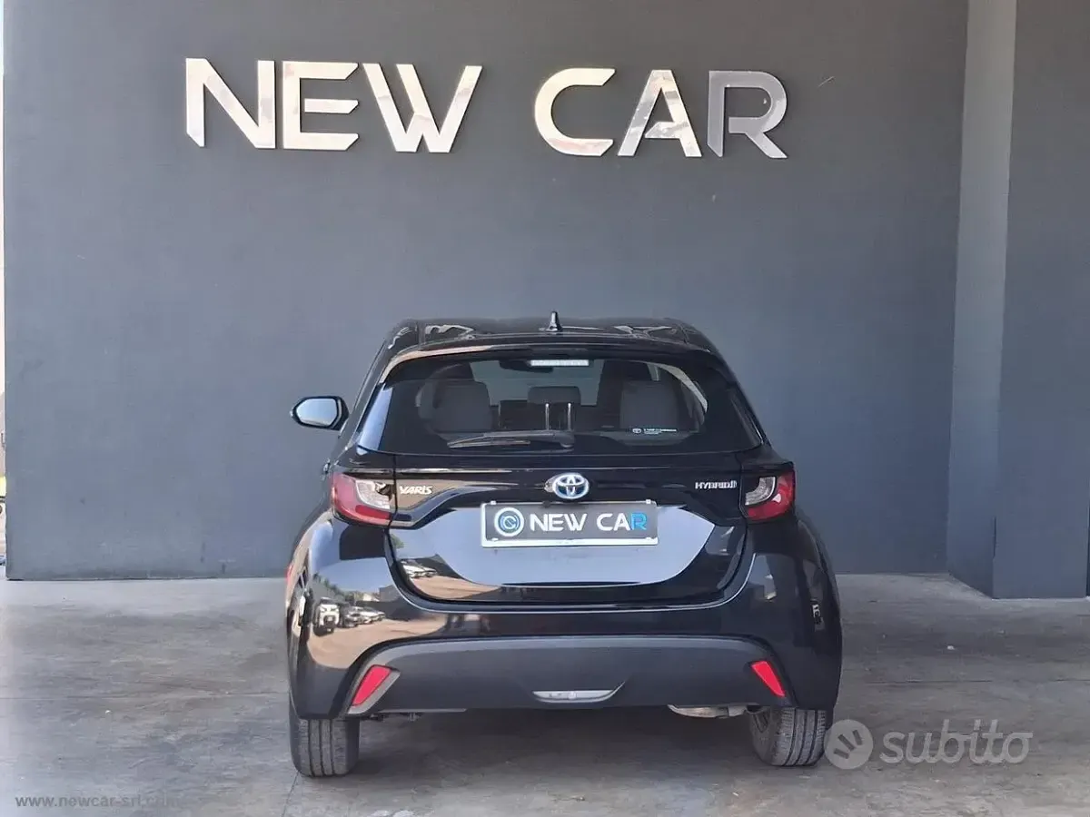 Gebraucht Toyota Yaris Hybrid Business Edition 92 PS (67 kW) 2022 Schwarz Limousine