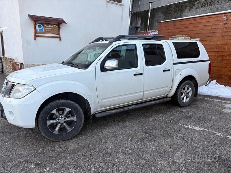 Second-hand Nissan Navara 190 CP (139 kW) 2011 Alb Pickup