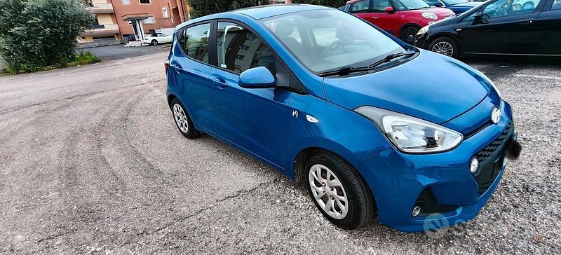 Usata Hyundai i10 83 CV (61 kW) 2017 Blu Utilitaria