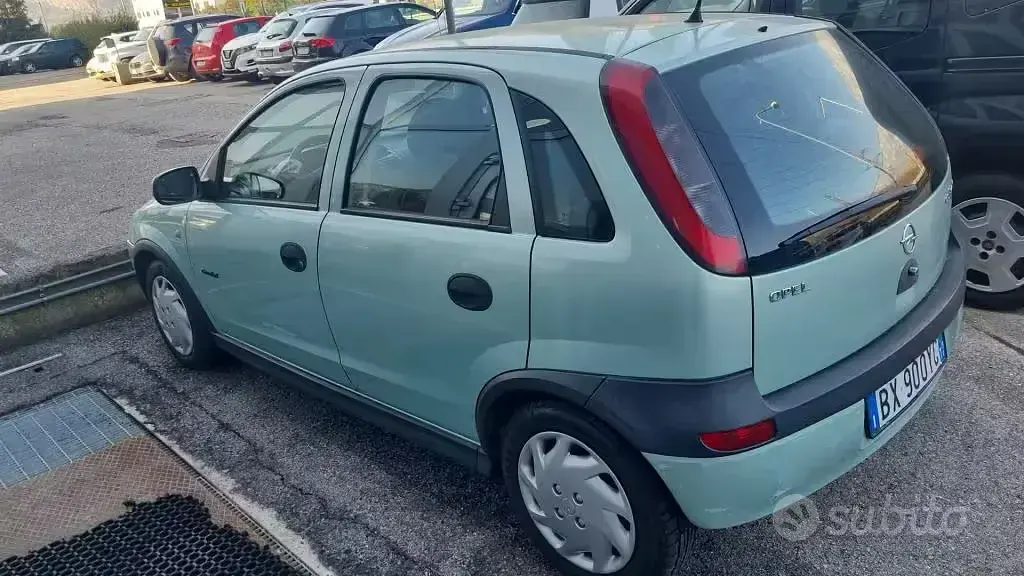 Usata Opel Corsa Club 75 CV (55 kW) 2002 Verde Utilitaria