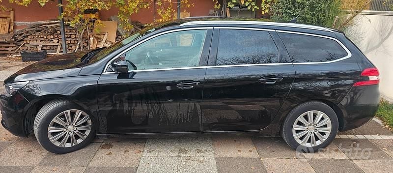 Usata Peugeot 308 SW Allure 131 CV (96 kW) 2021 Nero Station wagon