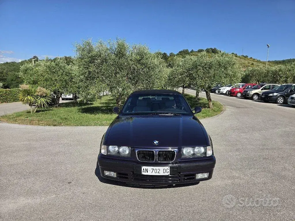 Usata BMW 320 150 CV (110 kW) 1997 Blu Cabrio