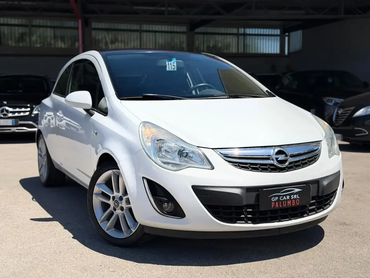 Usata Opel Corsa 95 CV (69 kW) 2012 Bianco Utilitaria