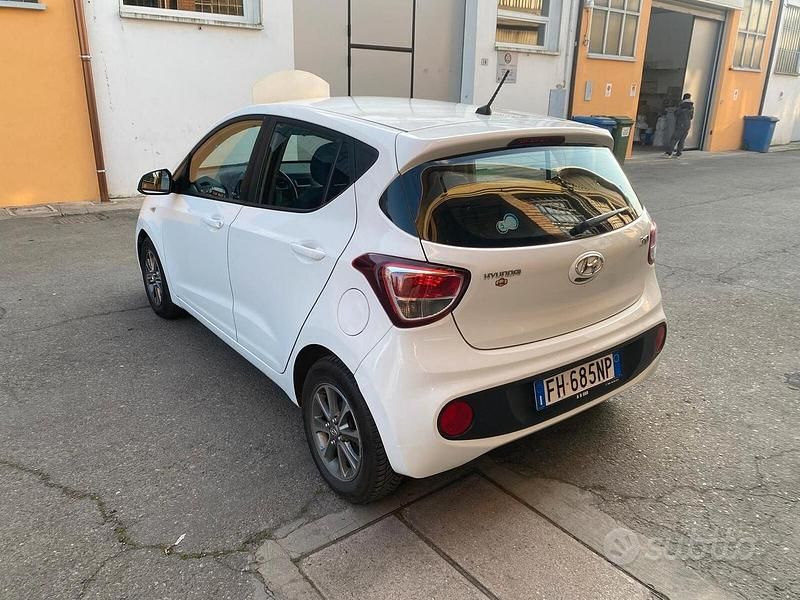 Usata Hyundai i10 69 CV (50 kW) 2017 Bianco Utilitaria