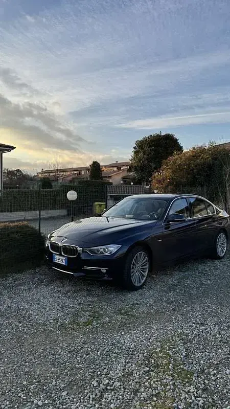 Usata BMW 328 Luxury Line 245 CV (180 kW) 2012 Blu/azzurro Berlina