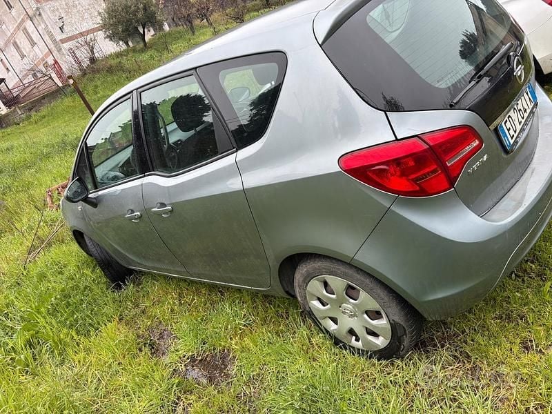 Usata Opel Meriva 100 CV (73 kW) 2010 Monovolume