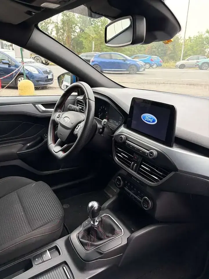Usata Ford Focus ST-Line 125 CV (91 kW) 2023 Blu/azzurro Berlina