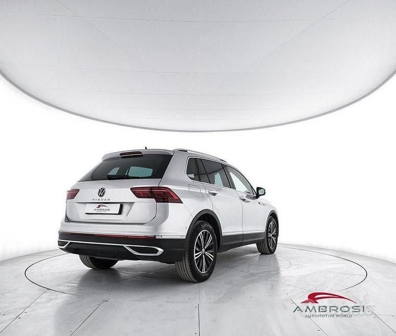 Usata VW Tiguan Elegance 150 CV (110 kW) 2024 Grigio SUV