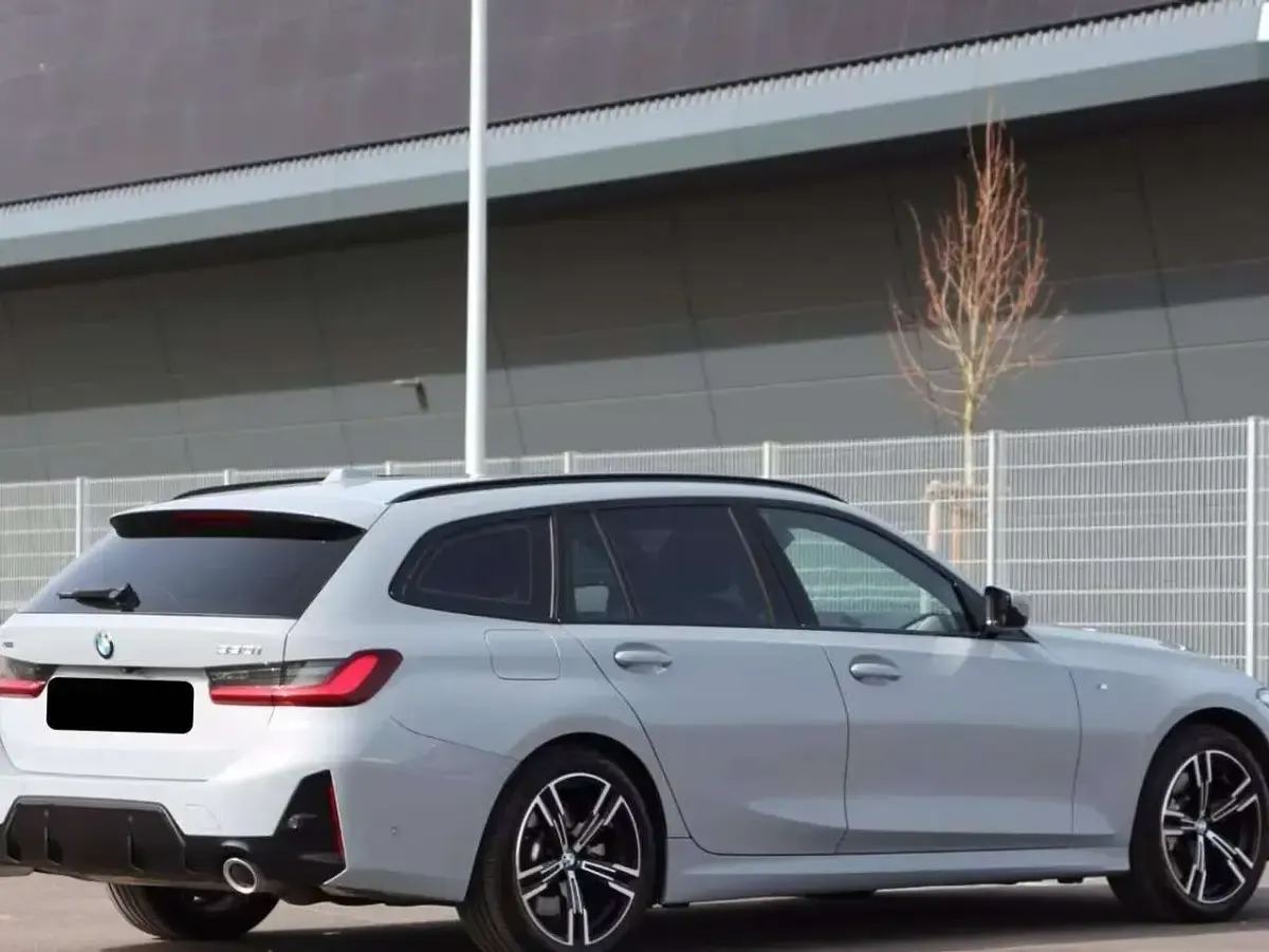 Usata BMW 330 M Sport 245 CV (180 kW) 2025 Brooklyn grau metallic Station wagon