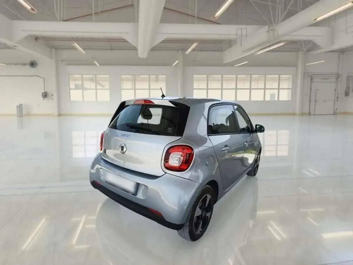 Usata Smart ForFour Electric Drive Passion 41 kW (56 CV) 2020 Grigio Berlina