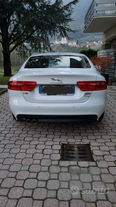 Usata Jaguar XE 200 CV (147 kW) 2017 Bianco Berlina