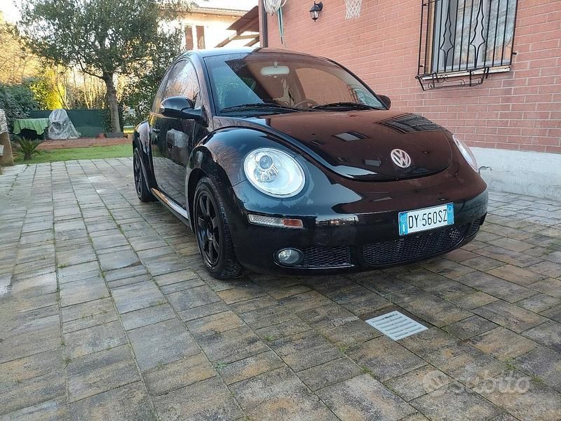 Nero Usata 2008 VW Maggiolino Coupé | 3000 € (Buon prezzo) - Immagine 1/4