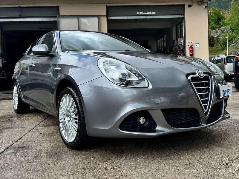 Argento Usata 2013 Alfa Romeo Giulietta Distinctive Due volumi | 11.490 € (Cara) - Immagine 1/4