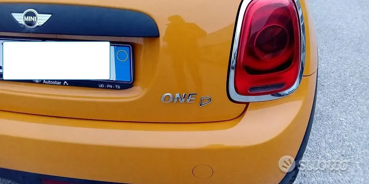 Usata Mini Cooper D 95 CV (69 kW) 2014 Giallo Utilitaria