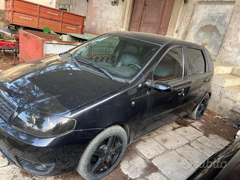 Usata Fiat Punto 75 CV (55 kW) 2006 Nero Utilitaria