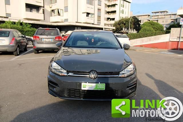 Grigio Usata 2018 VW Golf VII Executive Tre volumi | 14.100 € (Cara) - Immagine 1/4