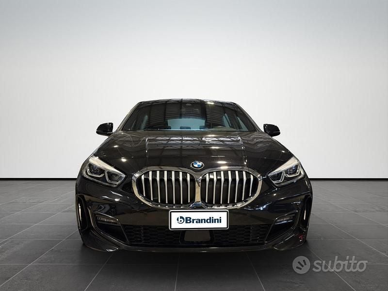 Usata BMW 118 M Sport 140 CV (102 kW) 2022 Nero Utilitaria