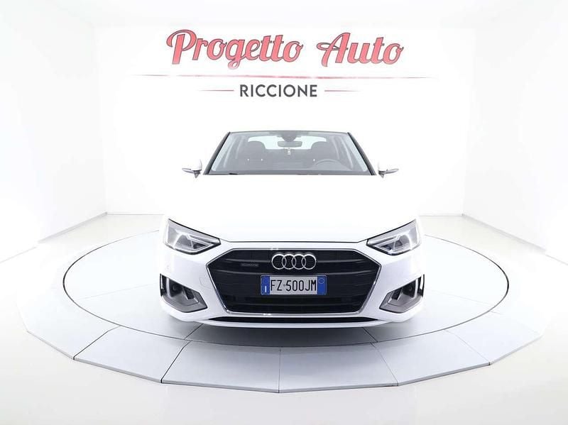 Begagnad Audi A4 Ambiente 190 HK (139 kW) 2019 Vit Sedan