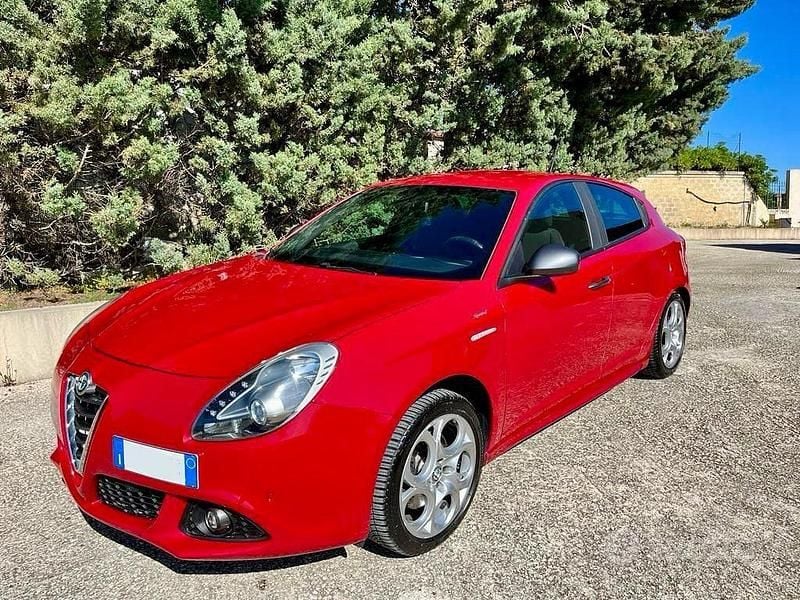 Usata Alfa Romeo Giulietta Sprint 150 CV (110 kW) 2014 Rosso Utilitaria