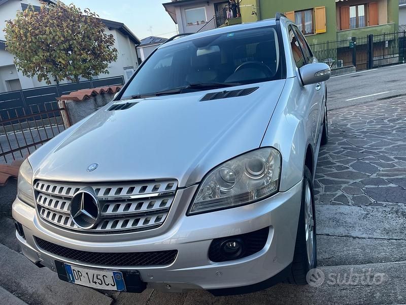 Usata Mercedes ML320 Chrome 224 CV (164 kW) 2008 Grigio SUV