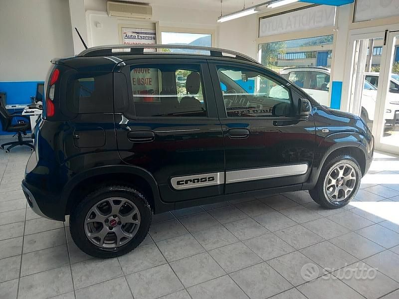 Usata Fiat Panda Cross Cross 90 CV (66 kW) 2018 Nero Utilitaria