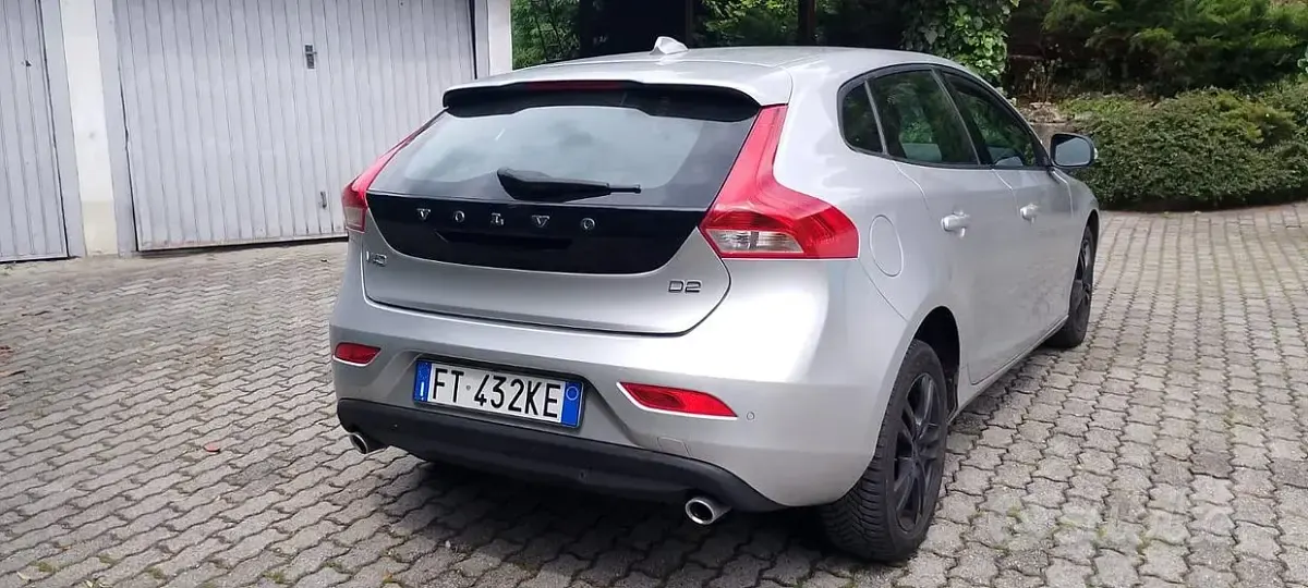Usata Volvo V40 120 CV (88 kW) 2018 Grigio Station wagon