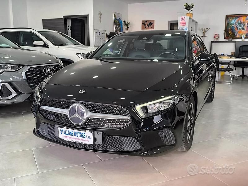 Usata Mercedes A180 Business 116 CV (85 kW) 2020 Nero Berlina