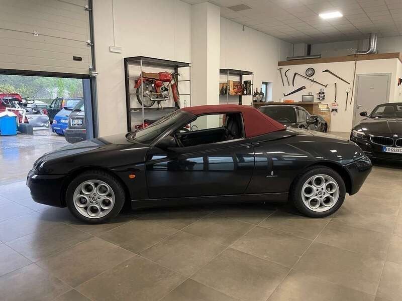Usata Alfa Romeo Spider 165 CV (121 kW) 2004 Nero Cabrio
