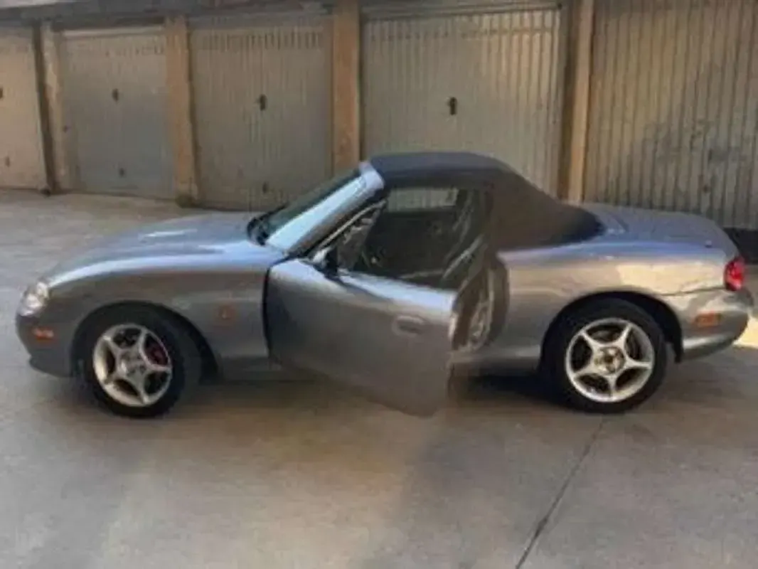 Usata Mazda MX5 110 CV (80 kW) 2006 Grigio Cabrio