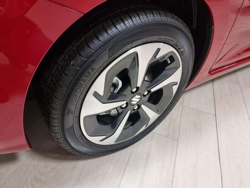 Usata Suzuki Swift 83 CV (61 kW) 2024 Rosso Utilitaria