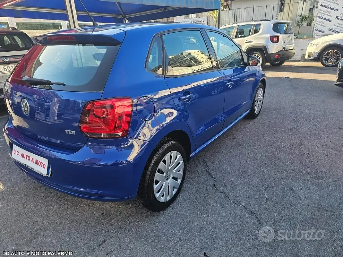 Usata VW Polo Comfortline 75 CV (55 kW) 2013 Blu Utilitaria