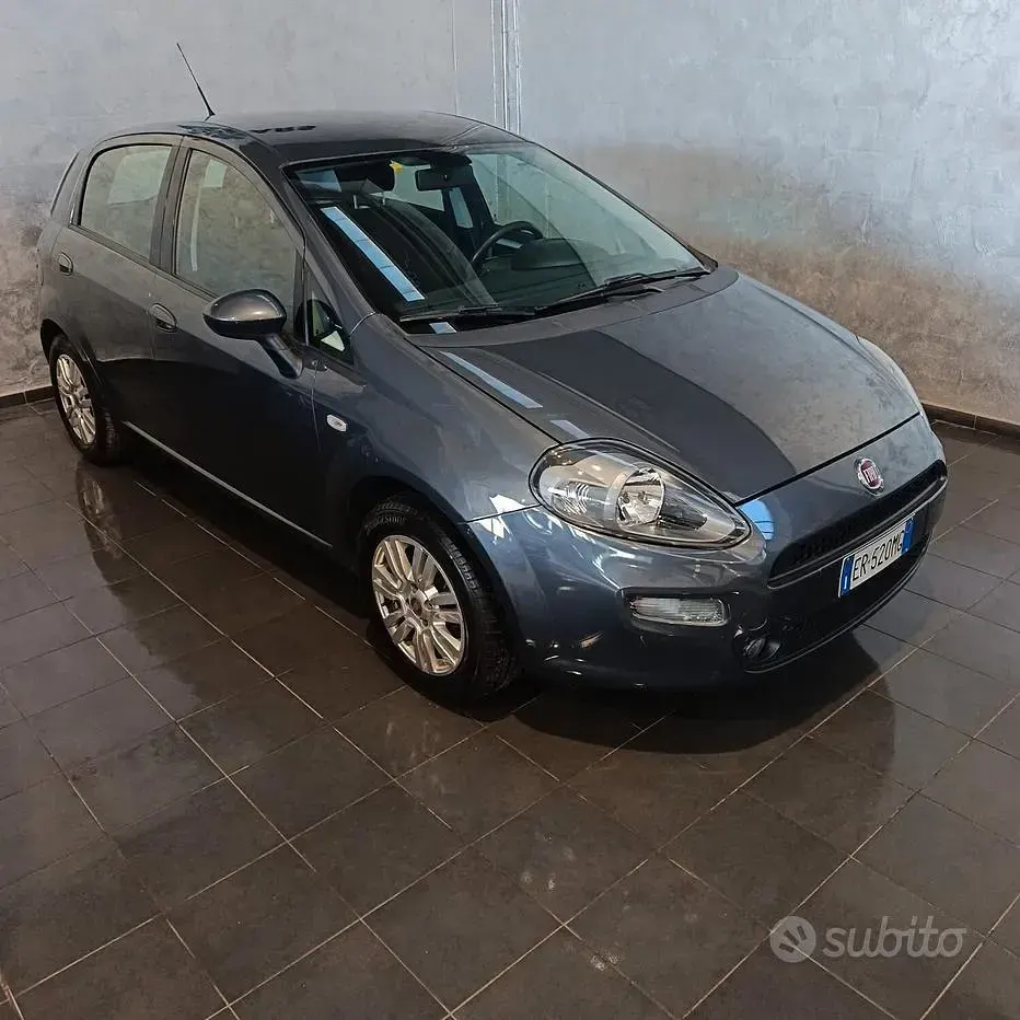 Occasion Fiat Punto Lounge 75 ch (55 kW) 2013 Gris Citadine
