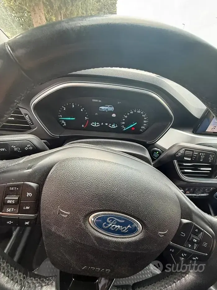 Usata Ford Focus 120 CV (88 kW) 2019 Bianco Station wagon