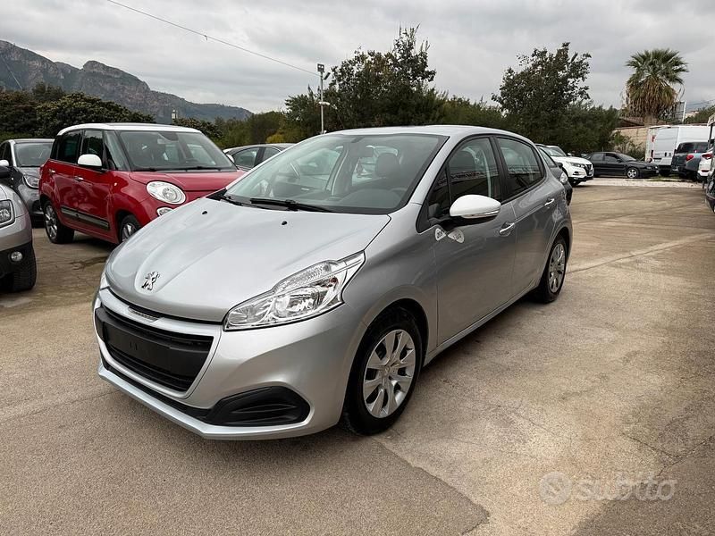 Usata Peugeot 208 Active 82 CV (60 kW) 2018 Grigio Utilitaria