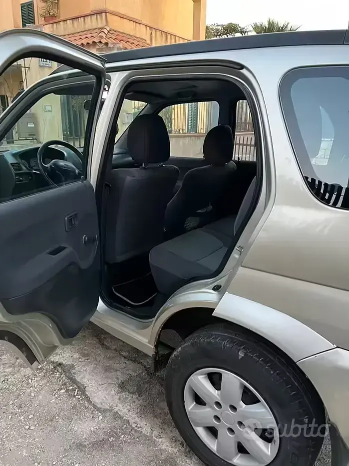 Usata Daihatsu Terios 86 CV (63 kW) 2006 SUV
