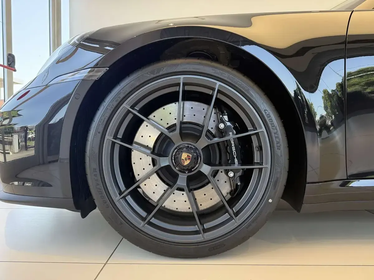 Nuova Porsche 992 541 CV (397 kW) 2025 Nero profondo Berlina