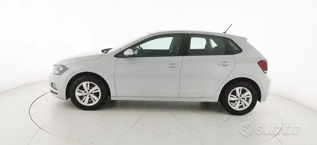 Usata VW Polo Comfortline 80 CV (58 kW) 2019 Grigio chiaro metallizzato Utilitaria