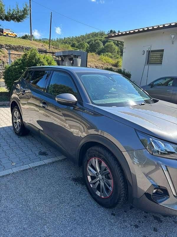 Usata Peugeot 2008 GT-line 131 CV (96 kW) 2020 Grigio SUV