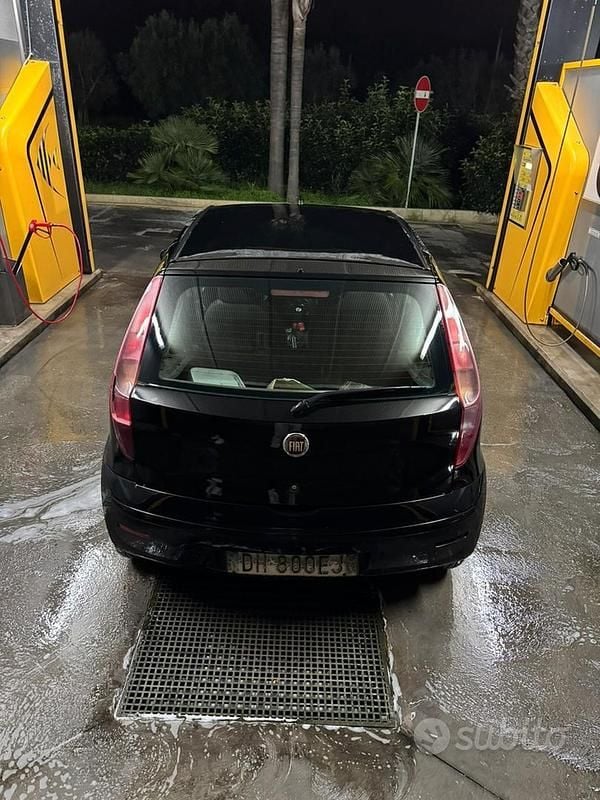 Usata Fiat Punto 69 CV (50 kW) 2007 Berlina