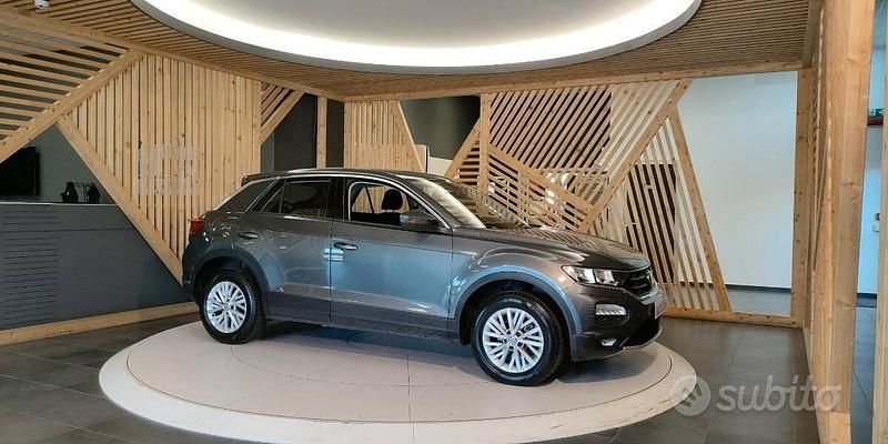 Usata VW T-Roc Business 116 CV (85 kW) 2020 Grigio SUV