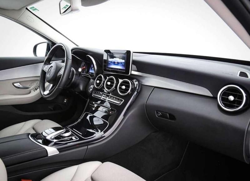 Usata Mercedes C220 170 CV (125 kW) 2017 Blu/azzurro Station wagon