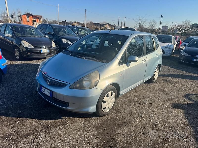 VENDUTO Usata 2005 Honda Jazz 83 CV Due volumi – 22029 Uggiate