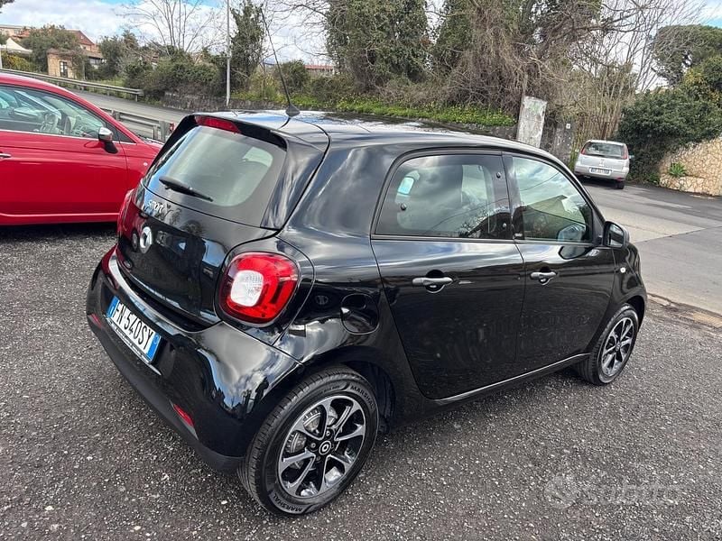 Usata Smart ForFour Passion 71 CV (52 kW) 2018 Nero Utilitaria