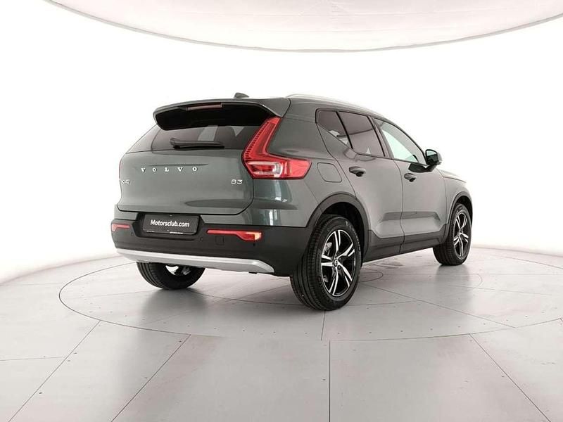 Nuova Volvo XC40 Core 163 CV (119 kW) 2026 Verde SUV