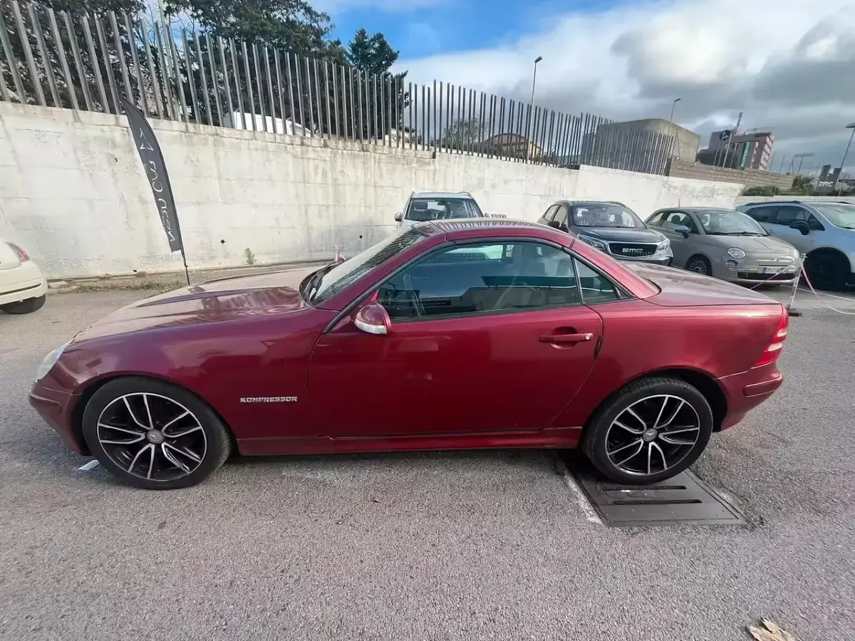 Usata Mercedes SLK200 163 CV (119 kW) 2000 Rosso Cabrio