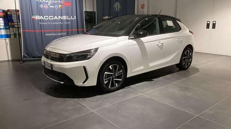 Usata Opel Corsa 101 CV (74 kW) 2025 Bianco Utilitaria