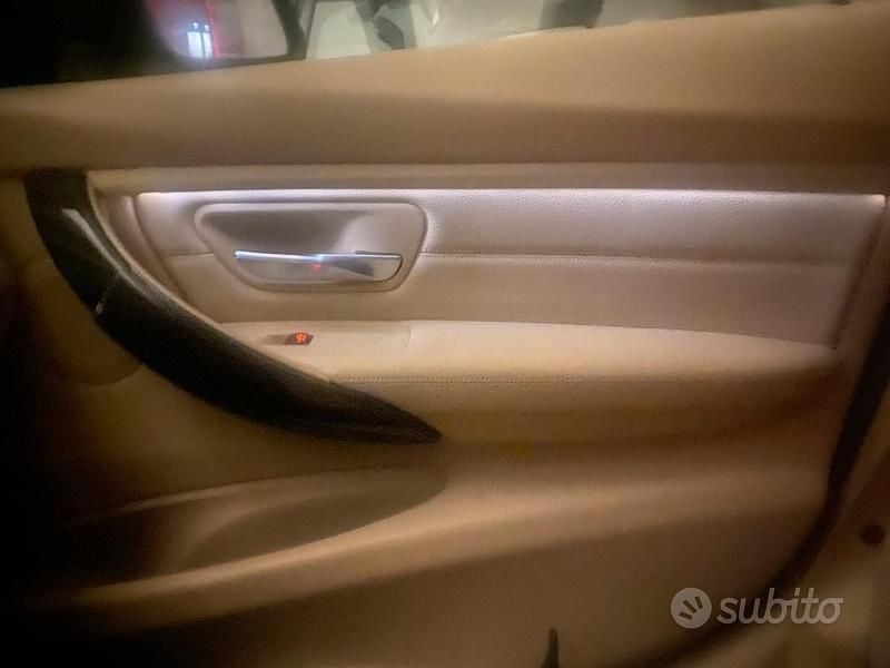 Usata BMW 330 Luxury Line 310 CV (228 kW) 2015 Blu/azzurro Station wagon