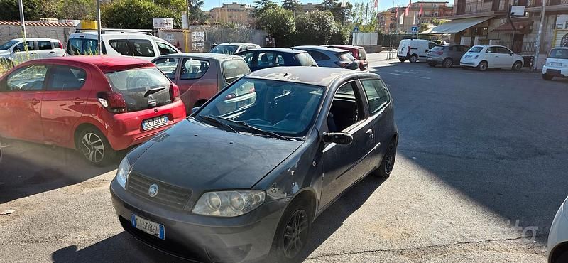 Usata Fiat Punto 60 CV (44 kW) 2003 Grigio Utilitaria